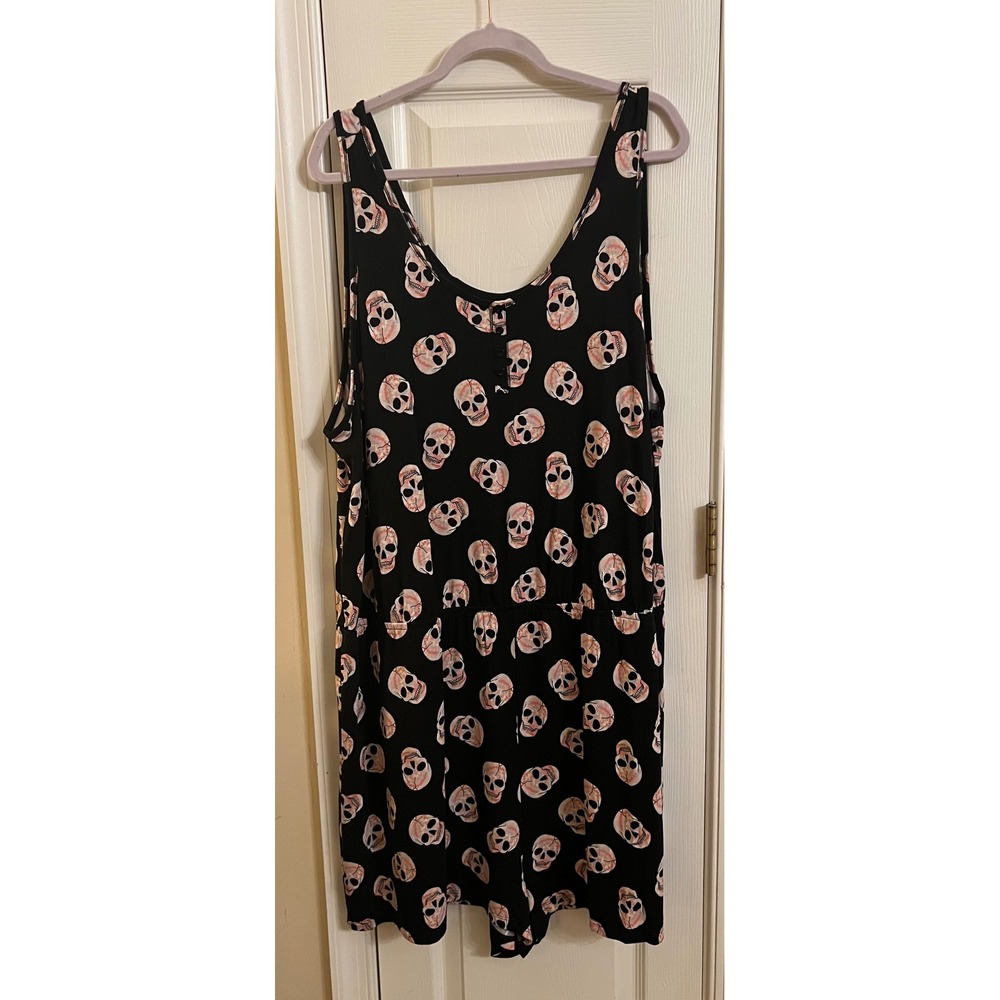 0062 Torrid Super Soft Sleep Romper Black Pink Skull Print Plus Size 4 4X NWT